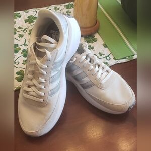 Womens Adidas Run 70s